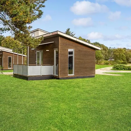 Gorgeous In With Kitchen Holiday home